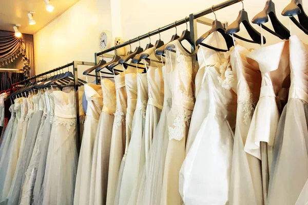 6 Ways to Choose a Wedding Dresses